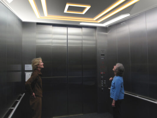 Đèn chiếu sáng thang máy LED: Giải pháp tiết kiệm chi phí vượt trội