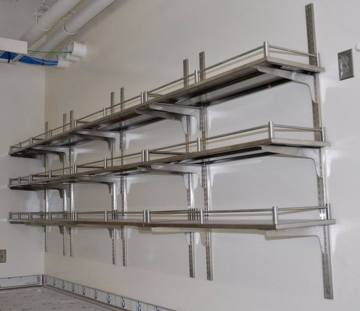 Kệ inox trang trí