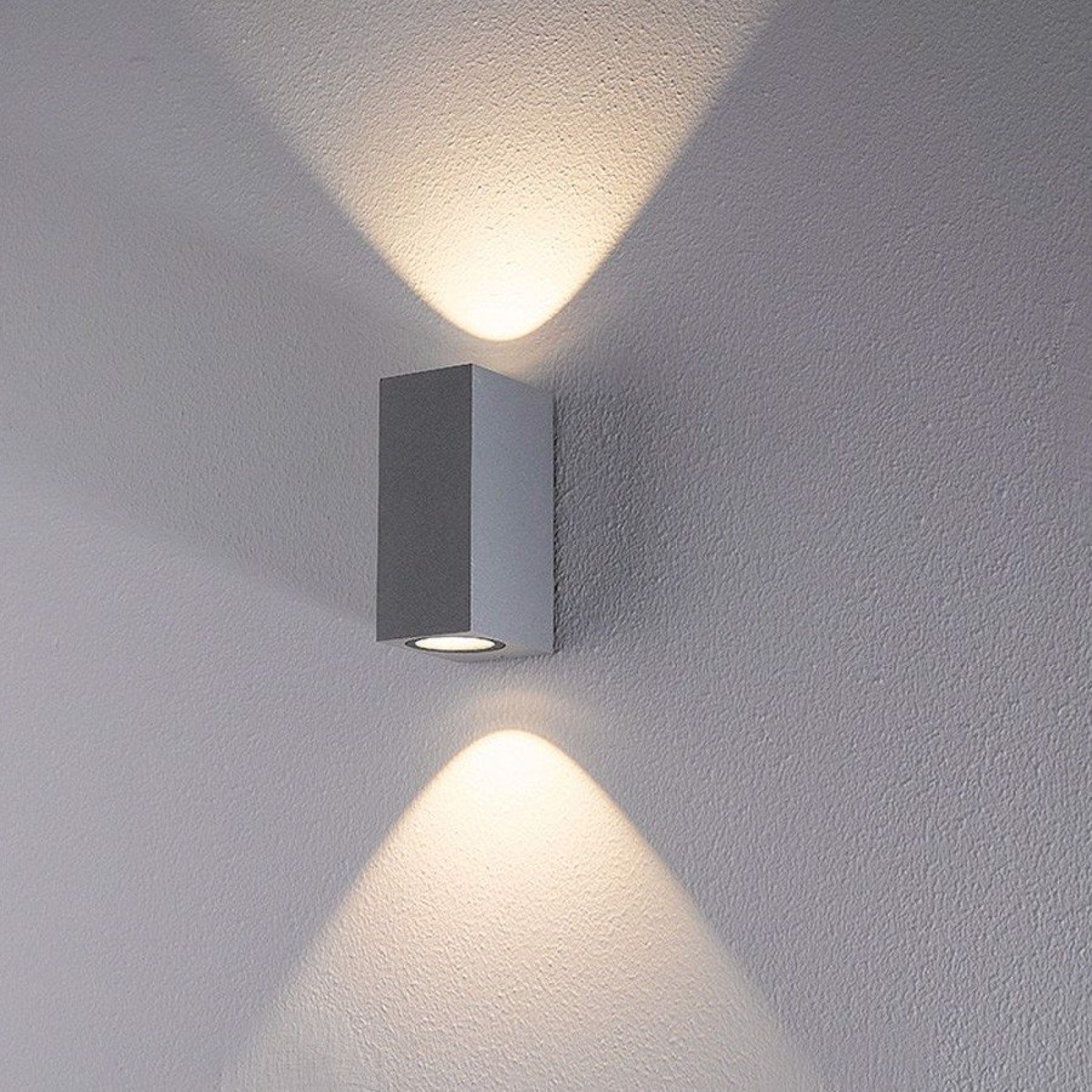 Đèn gắn tường ngoài trời Led NBL2621