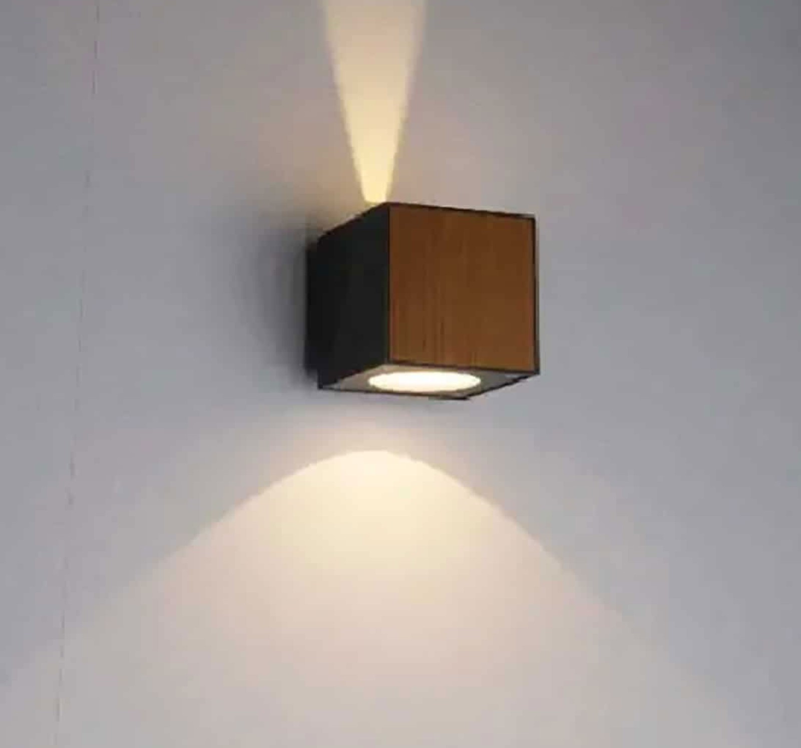 Đèn gắn tường ngoài trời Led NBL2613WD-1
