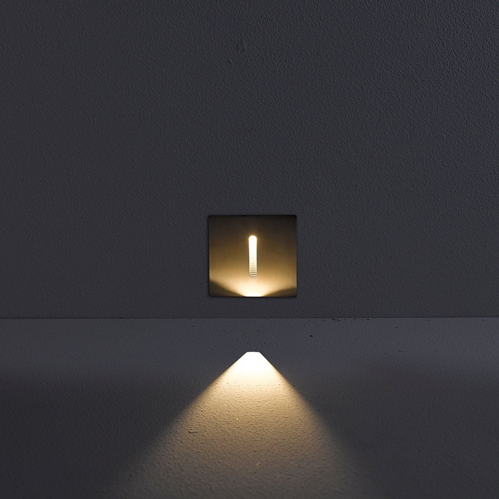 Đèn sân vườn LED chiếu chân NSL2782-1