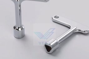Chìa khoá mở cửa tầng thang máy